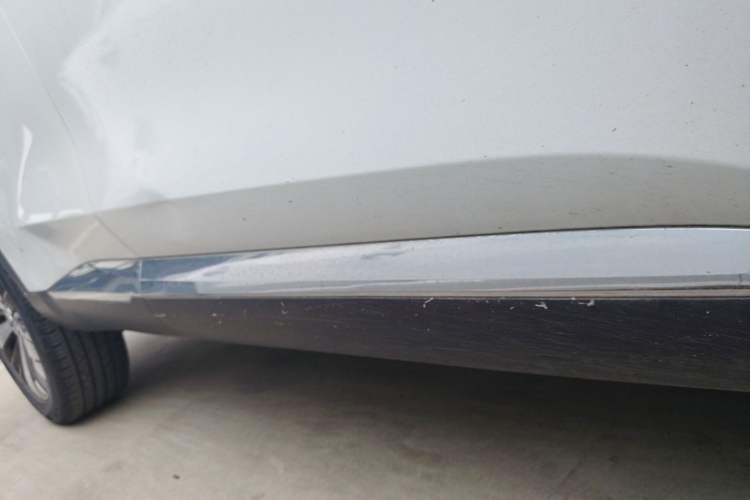 Used Haval F7x 2019 1.5T Two-Wheel Drive Smart & Trendy Edition Right Side Sill