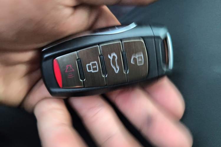 Used Haval F7x 2019 1.5T Two-Wheel Drive Smart & Trendy Edition Vehicle Key