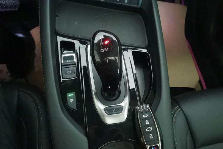Used Haval F7x 2021 1.5T Two-Wheel Drive Smart Technology Edition Gear Lever