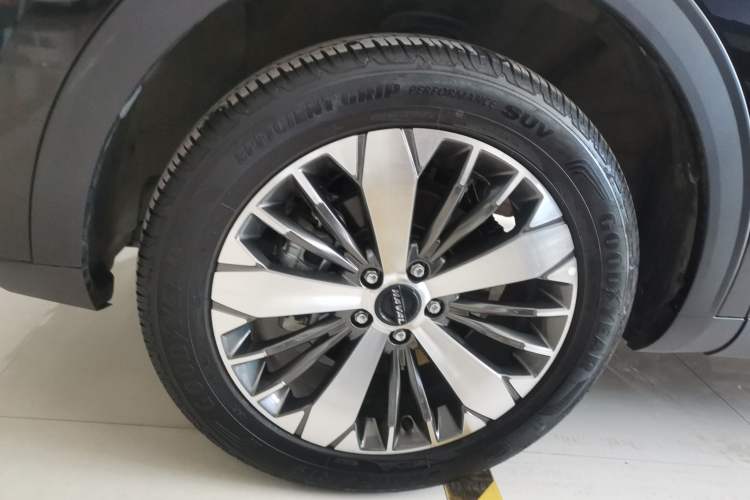 Used Haval F7x 2021 1.5T Two-Wheel Drive Smart Technology Edition Left Front Wheel Hub