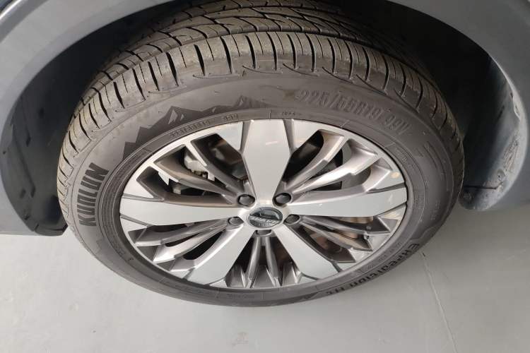 Used Haval F7x 2021 1.5T Two-Wheel Drive Smart & Trendy Edition Left Front Wheel Hub