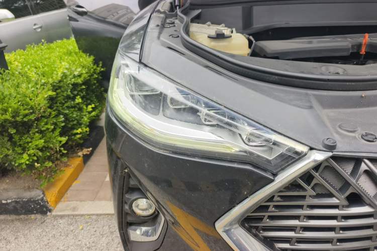 Used Haval F7x 2021 1.5T Two-Wheel Drive Smart & Trendy Edition Right Front Headlight