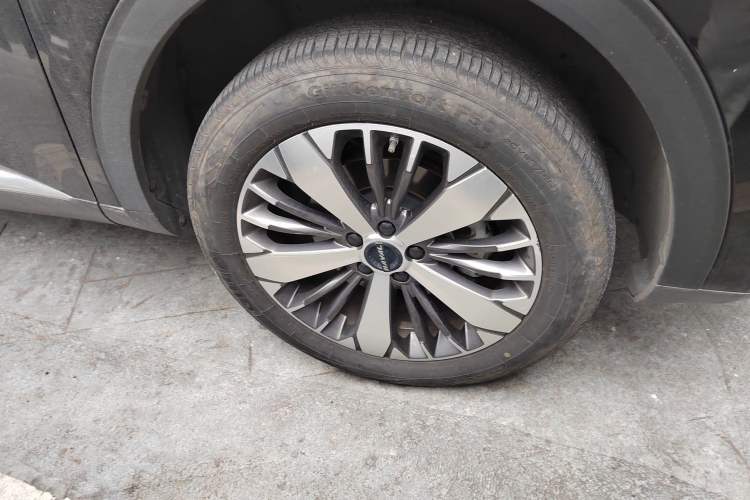 Used Haval F7x 2021 1.5T Two-Wheel Drive Smart & Trendy Edition Right Front Wheel Hub