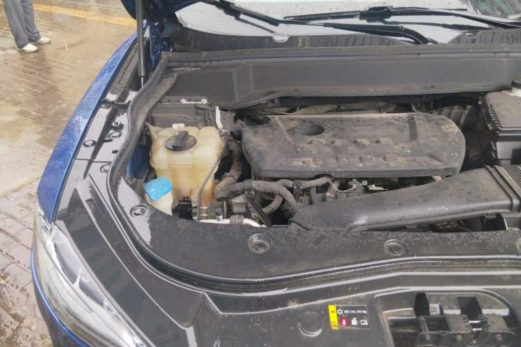 Used Haval F7x 2021 2.0T All-Wheel-Drive Intelligent Performance Version Engine Bay Right