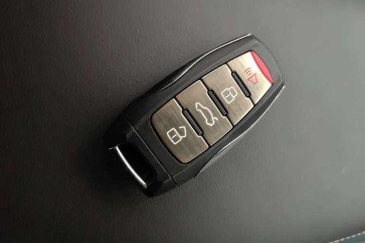 Used Haval F7x 2021 2.0T Two-Wheel Drive Intelligent Technology Edition Vehicle Key