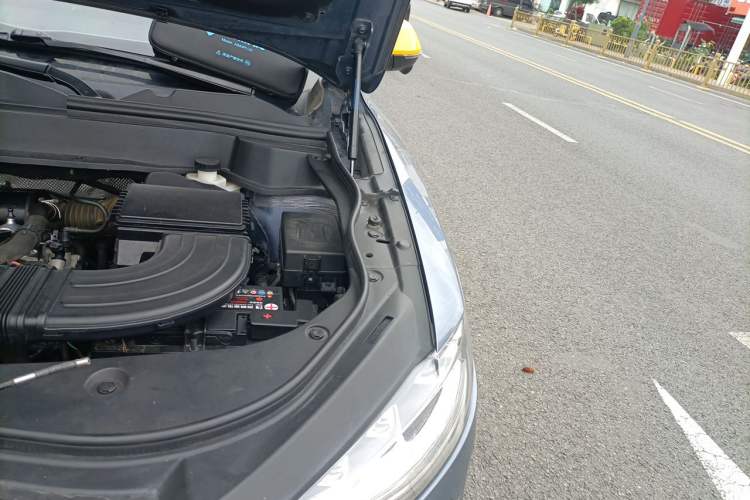 Used Haval F7x 2021 2.0T All-Wheel-Drive Intelligent Performance Version Engine Bay Left