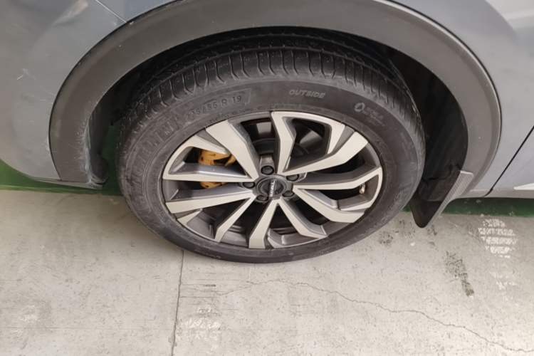 Used Haval F7x 2021 2.0T All-Wheel-Drive Intelligent Performance Version Left Front Wheel Hub