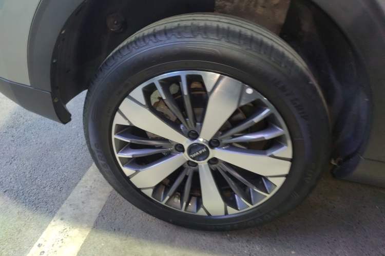 Used Haval F7x 2021 1.5T Two-Wheel Drive Smart & Trendy Edition Right Rear Wheel Hub