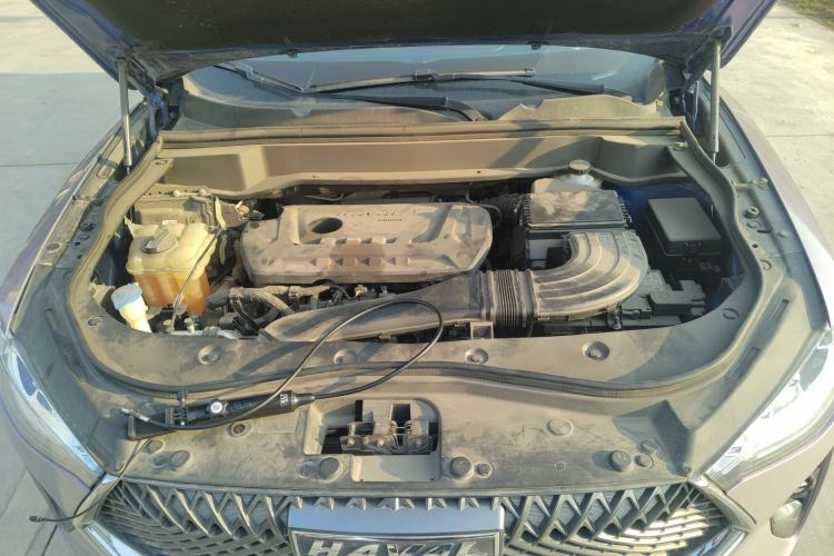 Used Haval F7x 2021 2.0T Two-Wheel Drive Smart & Trendy Edition Engine Bay