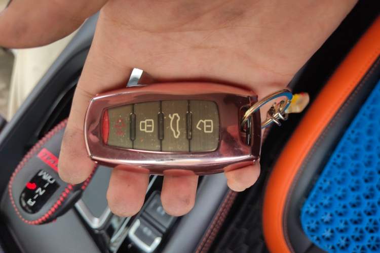Used Haval F7x 2021 2.0T Two-Wheel Drive Smart & Trendy Edition Vehicle Key