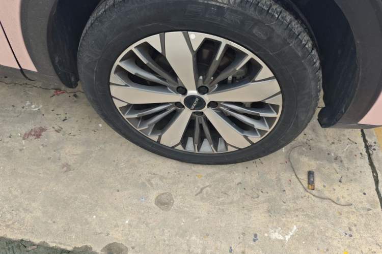Used Haval F7x 2021 1.5T Two-Wheel Drive Smart & Trendy Edition Right Front Wheel Hub