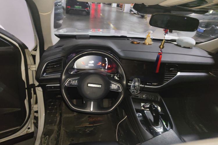 Used Haval F7x 2021 1.5T Two-Wheel Drive Smart & Trendy Edition Center Console