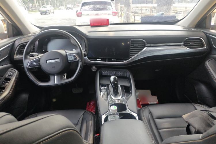 Used Haval F7x 2021 2.0T Two-Wheel Drive Smart & Trendy Edition Center Console