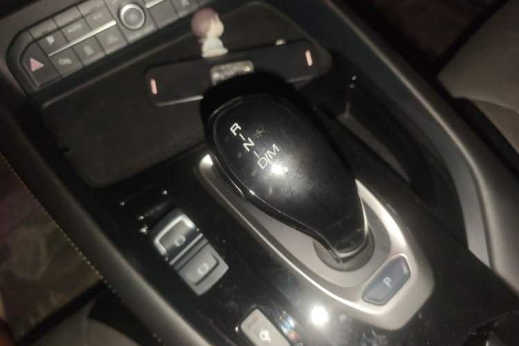 Used Haval F7x 2021 1.5T Two-Wheel Drive Smart Technology Edition Gear Lever