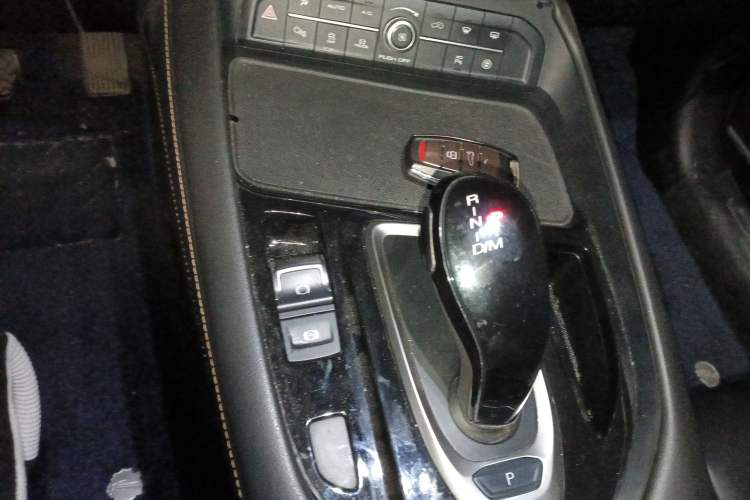 Used Haval F7x 2021 2.0T Two-Wheel Drive Smart & Trendy Edition Gear Lever
