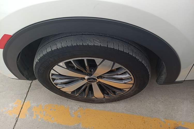 Used Haval F7x 2021 1.5T Two-Wheel Drive Smart Technology Edition Left Front Wheel Hub