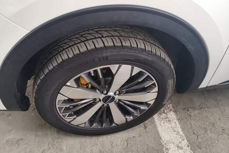 Used Haval F7x 2021 2.0T Two-Wheel Drive Smart & Trendy Edition Left Front Wheel Hub