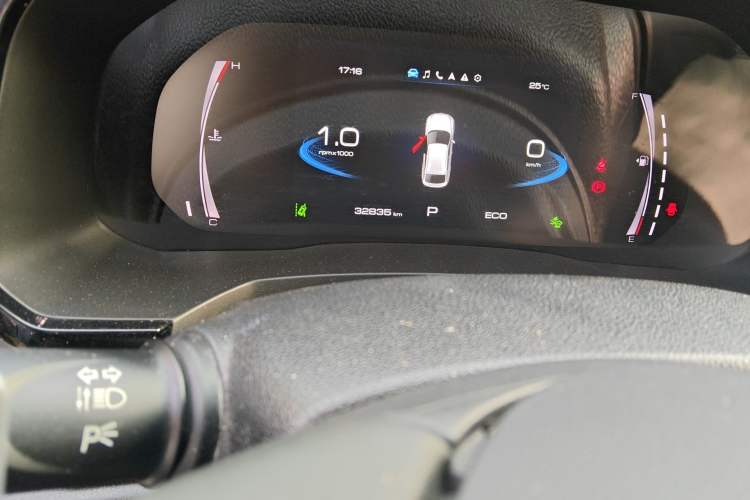 Used Haval F7x 2021 2.0T Two-Wheel Drive Smart & Trendy Edition Odometer Close Up