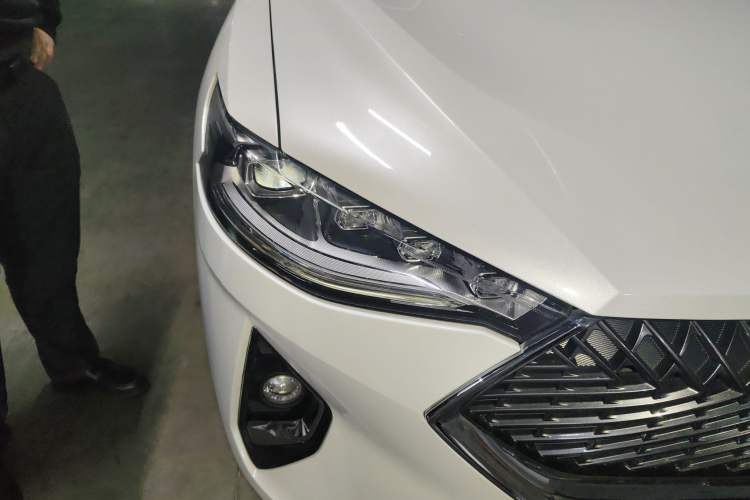 Used Haval F7x 2021 1.5T Two-Wheel Drive Smart & Trendy Edition Right Front Headlight