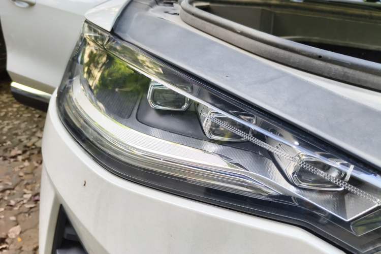 Used Haval F7x 2021 2.0T All-Wheel-Drive Intelligent Performance Version Right Front Headlight