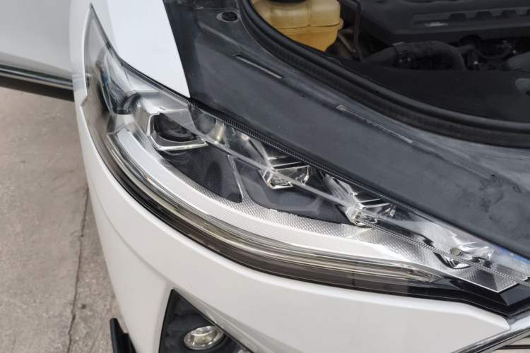 Used Haval F7x 2021 2.0T Two-Wheel Drive Smart & Trendy Edition Right Front Headlight