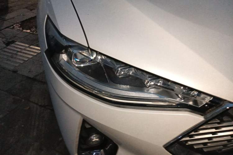 Used Haval F7x 2021 2.0T Two-Wheel Drive Smart & Trendy Edition Right Front Headlight