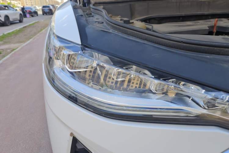 Used Haval F7x 2021 1.5T Two-Wheel Drive Smart & Trendy Edition Right Front Headlight