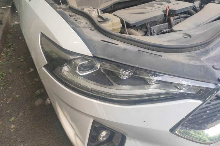 Used Haval F7x 2021 1.5T Two-Wheel Drive Smart & Trendy Edition Right Front Headlight