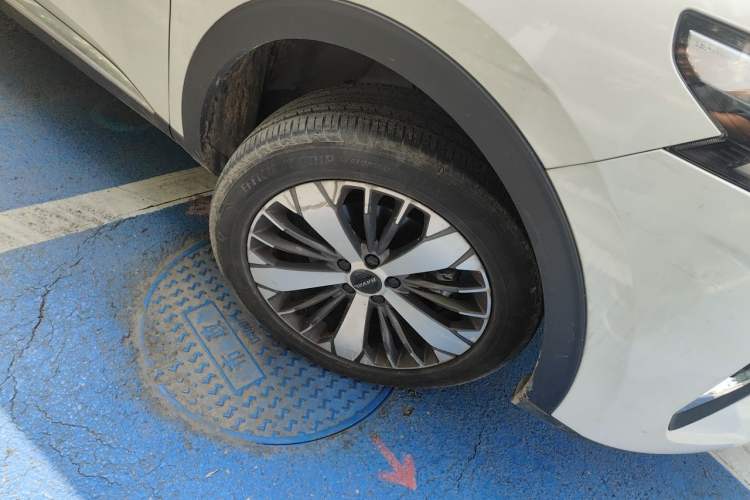Used Haval F7x 2021 1.5T Two-Wheel Drive Smart Technology Edition Right Front Wheel Hub