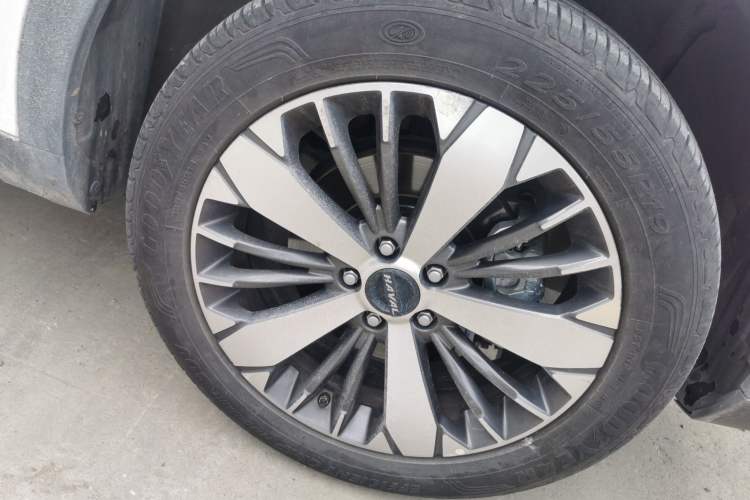 Used Haval F7x 2021 1.5T Two-Wheel Drive Smart Technology Edition Right Front Wheel Hub