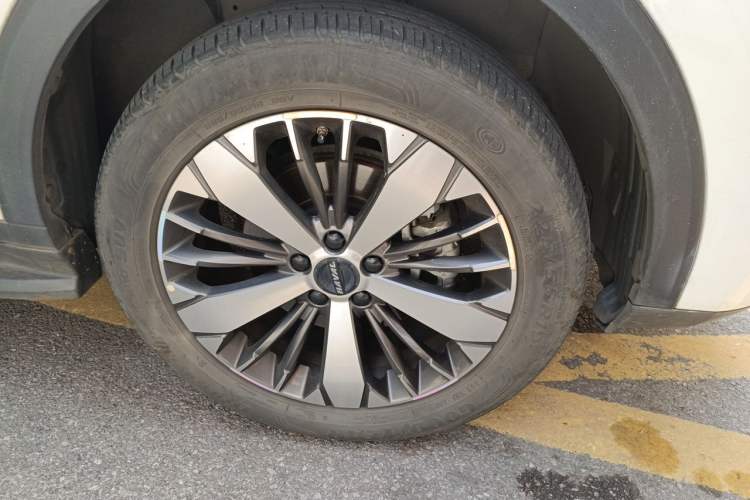 Used Haval F7x 2021 1.5T Two-Wheel Drive Smart & Stylish Lite Version Right Front Wheel Hub