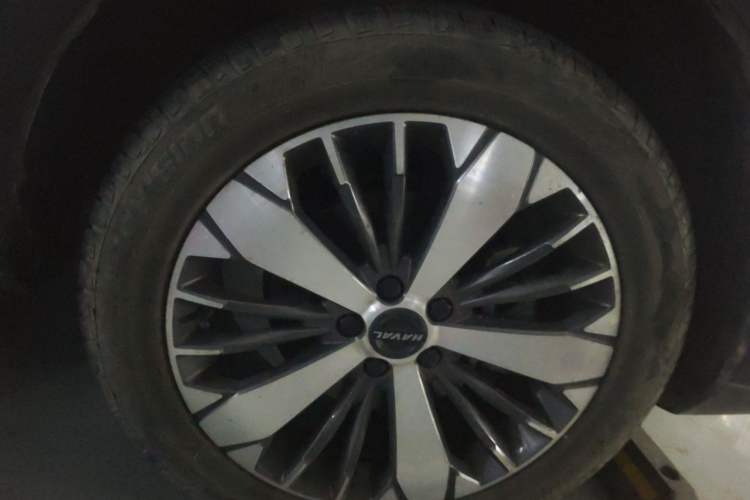 Used Haval F7x 2021 1.5T Two-Wheel Drive Smart Technology Edition Right Front Wheel Hub