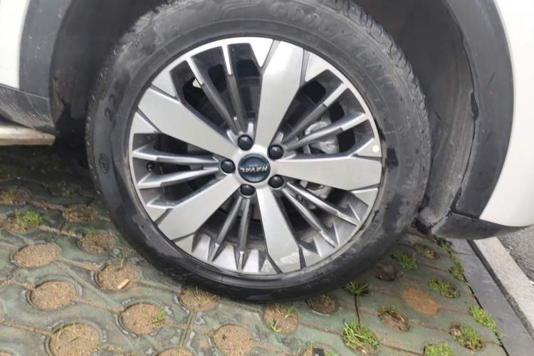 Used Haval F7x 2021 2.0T Two-Wheel Drive Smart & Trendy Edition Right Front Wheel Hub