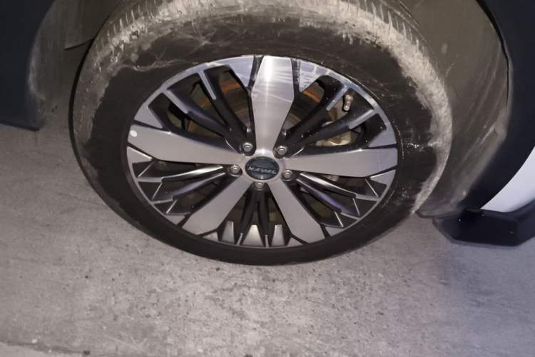 Used Haval F7x 2021 2.0T Two-Wheel Drive Smart & Trendy Edition Right Front Wheel Hub