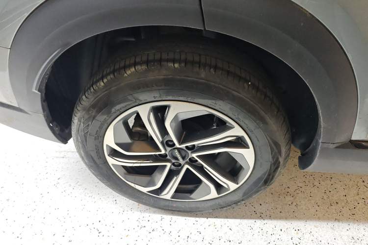 Used Haval Fierce Dragon 2023 1.5L 110KM Navigation Edition Right Rear Wheel Hub