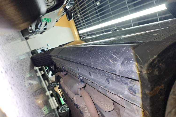 Used Haval Fierce Dragon 2023 1.5L 110KM Navigation Edition Right Side Sill