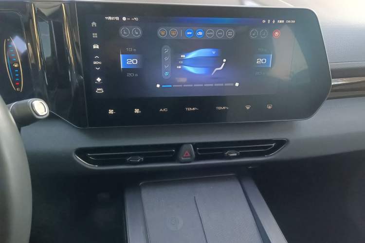 Used Haval Fierce Dragon 2023 1.5L 110KM Navigation Edition Audio And AC Panel