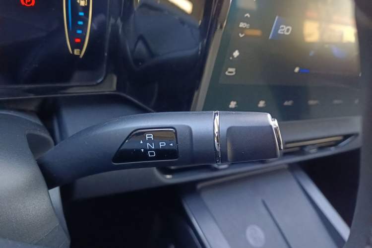 Used Haval Fierce Dragon 2023 1.5L 110KM Navigation Edition Gear Lever