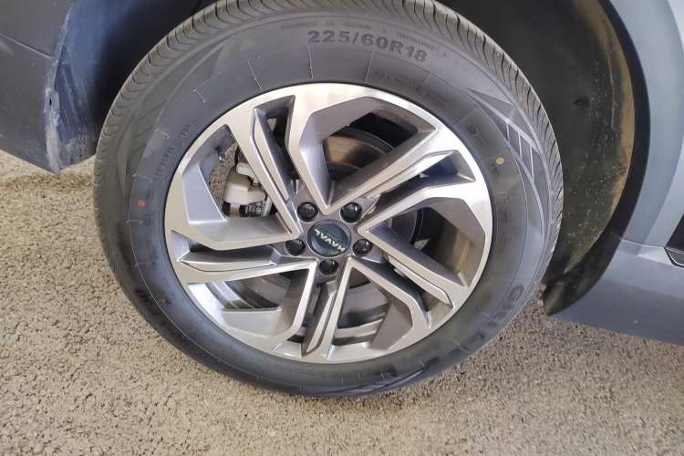 Used Haval Fierce Dragon 2023 1.5L 110KM Navigation Edition Right Rear Wheel Hub