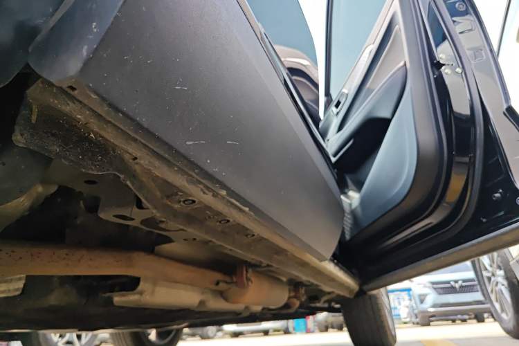 Used Haval Fierce Dragon 2023 1.5L 110KM Lingdong Edition Right Side Sill