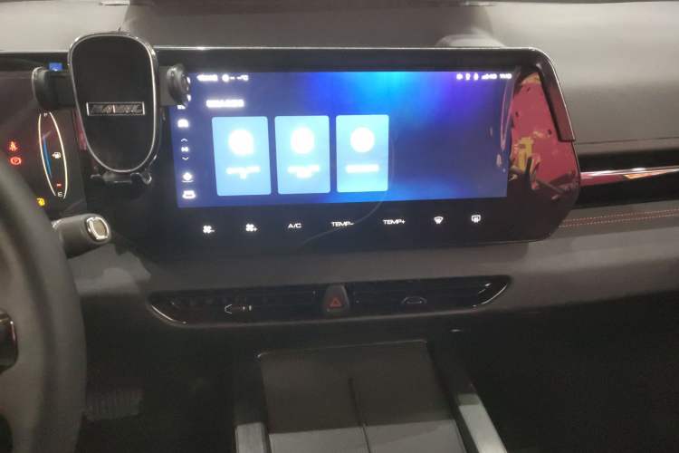 Used Haval Fierce Dragon 2023 1.5L 110KM Lingdong Edition Audio And AC Panel