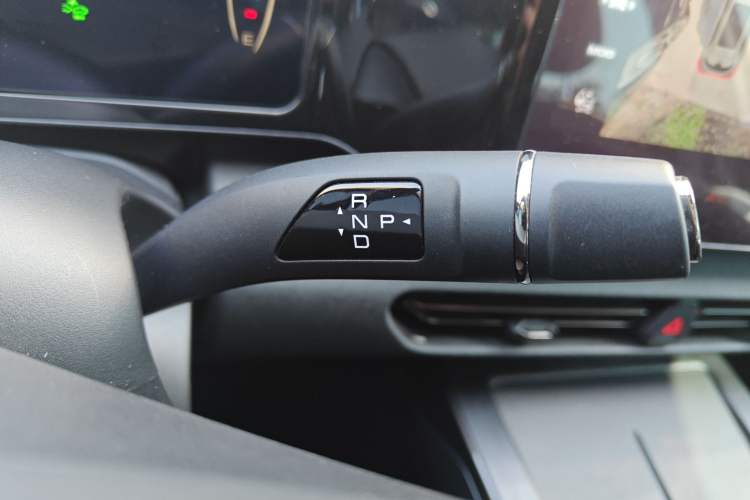Used Haval Fierce Dragon 2023 1.5L 110KM Navigation Edition Gear Lever