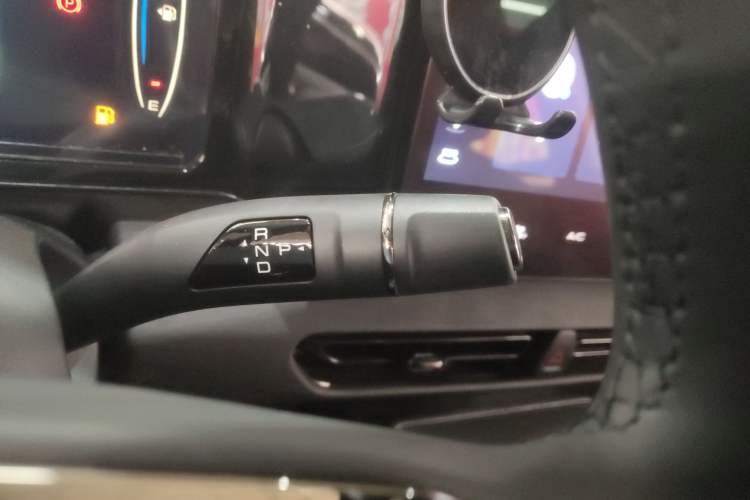 Used Haval Fierce Dragon 2023 1.5L 110KM Lingdong Edition Gear Lever