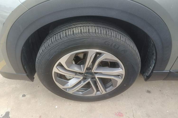 Used Haval Fierce Dragon 2023 1.5L 110KM Navigation Edition Left Front Wheel Hub