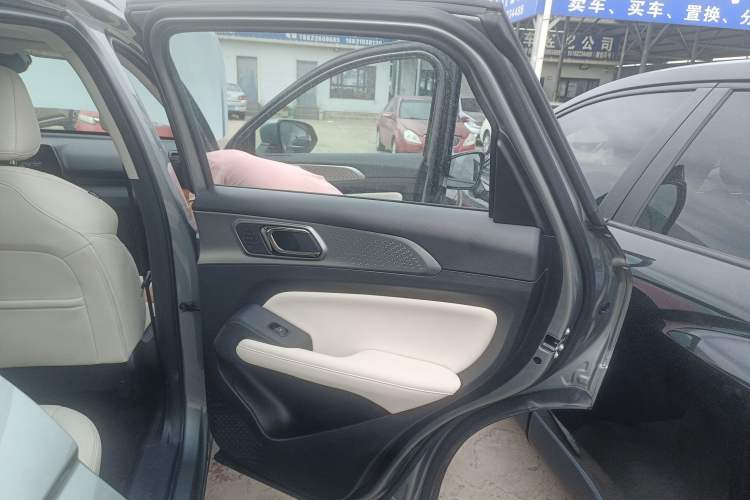 Used Haval Fierce Dragon 2023 1.5L 110KM Navigation Edition Right Rear Door Interior
