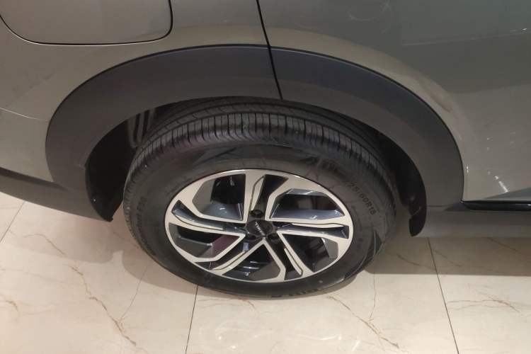 Used Haval Fierce Dragon 2023 1.5L 110KM Lingdong Edition Right Rear Wheel Hub