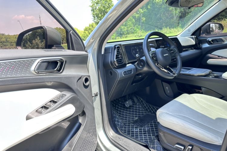Used Haval Fierce Dragon 2023 1.5L 110KM Navigation Edition Interior 4
