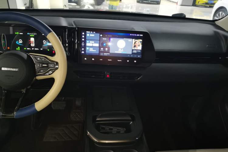 Used Haval Fierce Dragon 2023 1.5L 110KM Navigation Edition Audio And AC Panel
