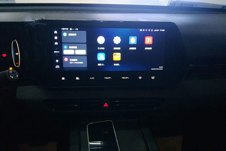 Used Haval Fierce Dragon 2023 1.5L 110KM Navigation Edition Audio And AC Panel