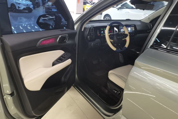 Used Haval Fierce Dragon 2023 1.5L 110KM Navigation Edition Driver Seat